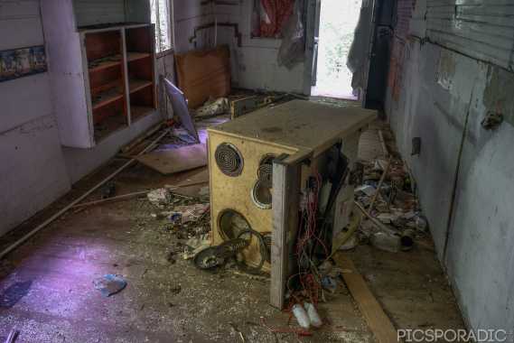 flickr-TN_abandoned-20160518-111_2_3